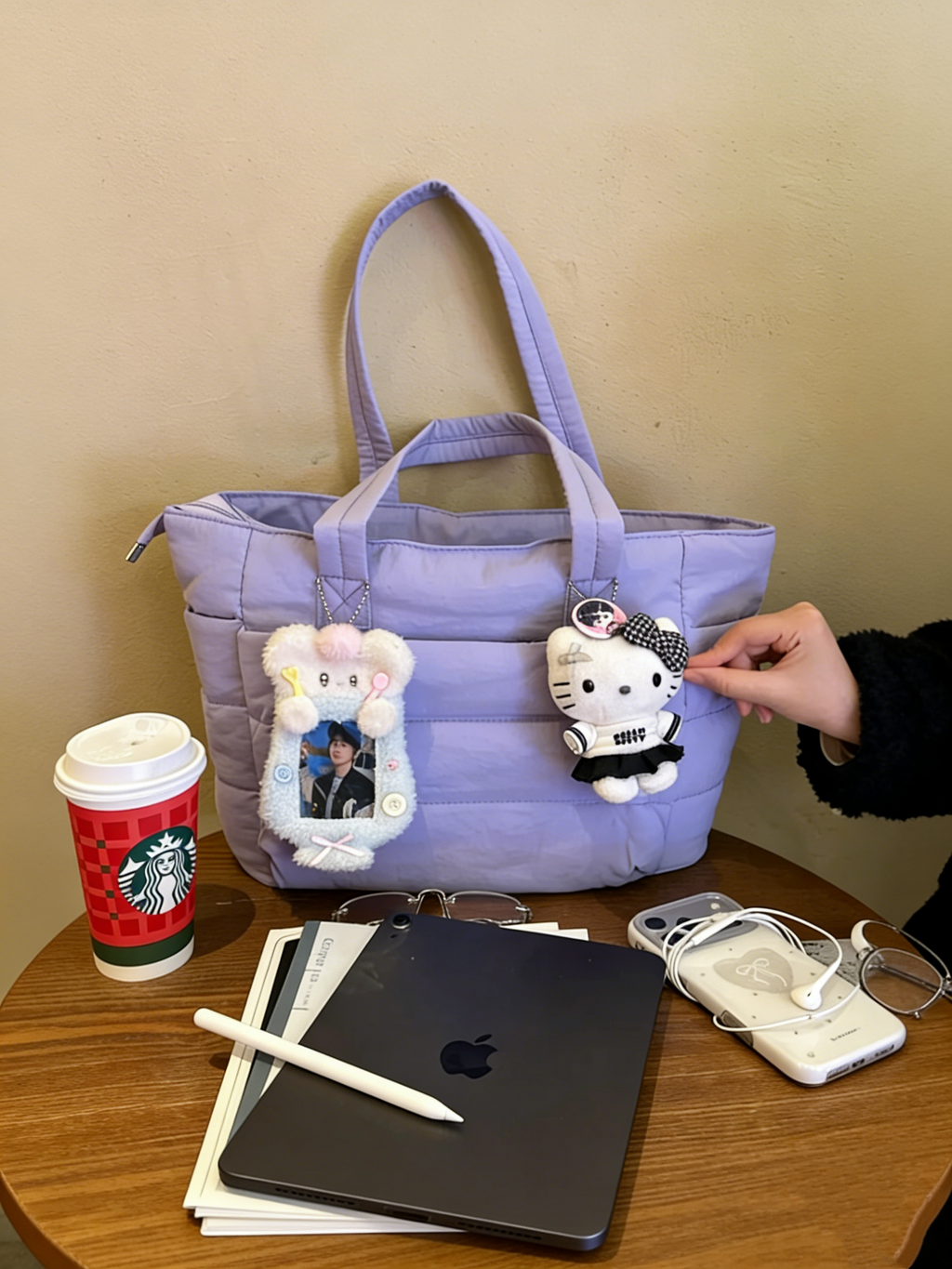 VIVIDO New "Cloud" Tote Bag: A Versatile, Must-Have Shoulder Bag for Commuters and College Students