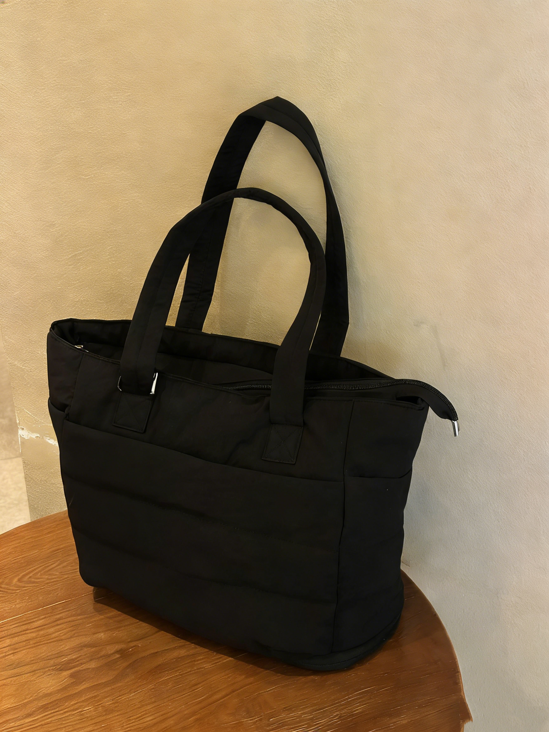 VIVIDO New "Cloud" Tote Bag: A Versatile, Must-Have Shoulder Bag for Commuters and College Students