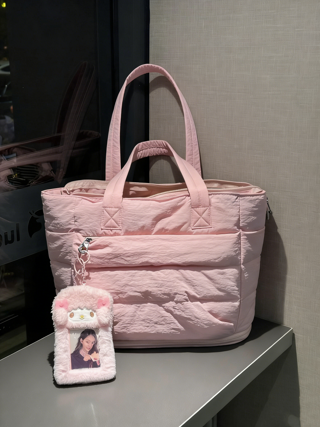 VIVIDO New "Cloud" Tote Bag: A Versatile, Must-Have Shoulder Bag for Commuters and College Students