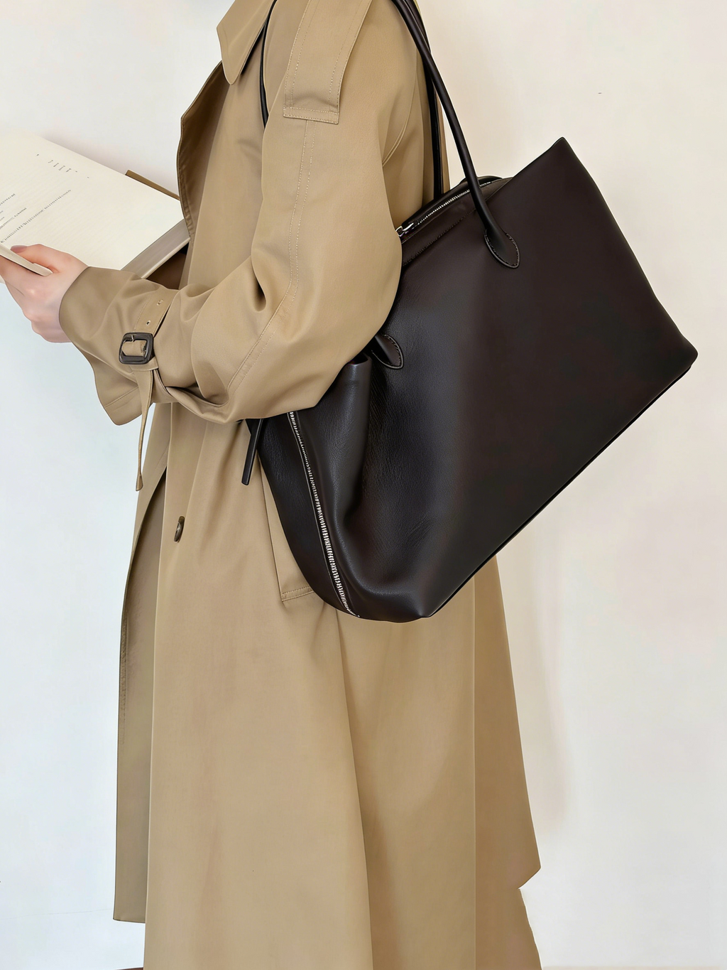 Multi-Compartment, Chic & Niche, Large-Capacity Handbag & Crossbody (Tote/Shoulder Bag) · Cumulonimbus Grey / Marshmallow Pink (Trimmed with Top-Grain Cowhide)