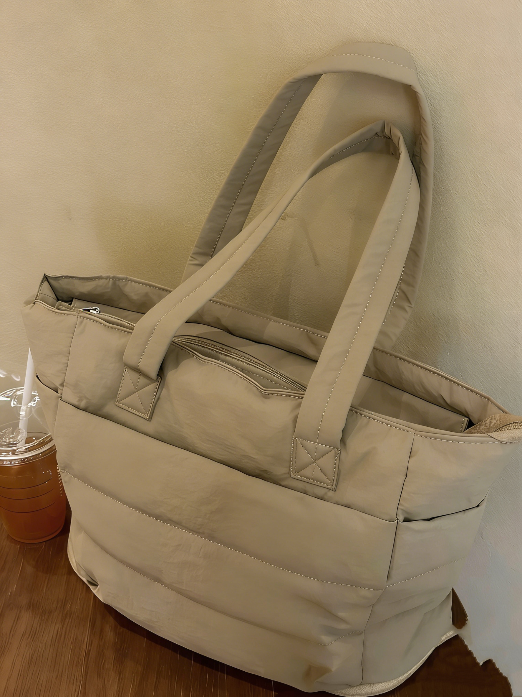 VIVIDO New "Cloud" Tote Bag: A Versatile, Must-Have Shoulder Bag for Commuters and College Students