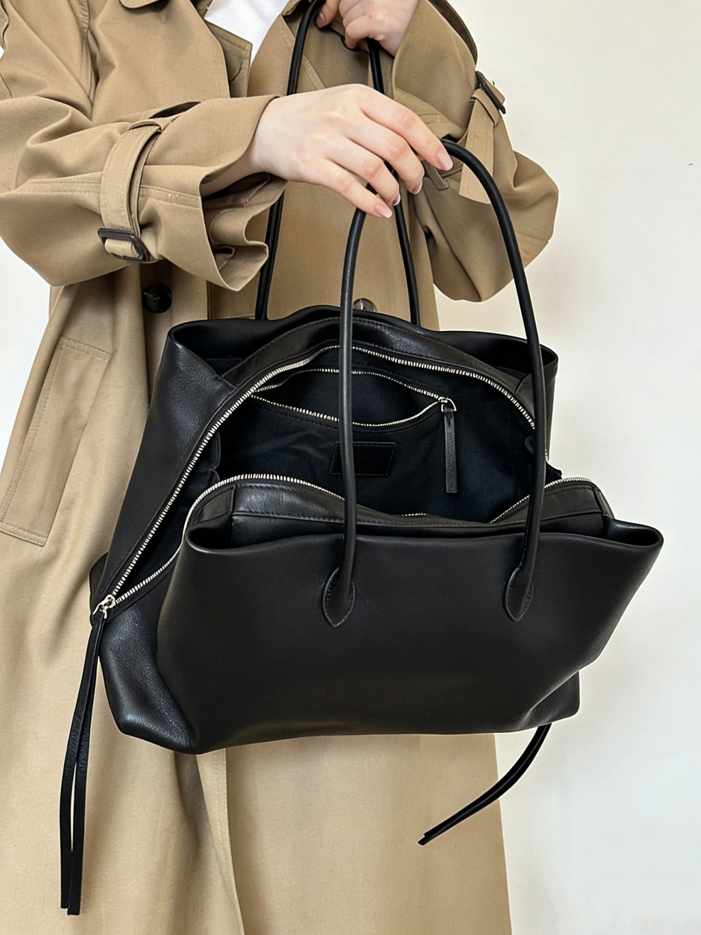 Multi-Compartment, Chic & Niche, Large-Capacity Handbag & Crossbody (Tote/Shoulder Bag) · Cumulonimbus Grey / Marshmallow Pink (Trimmed with Top-Grain Cowhide)