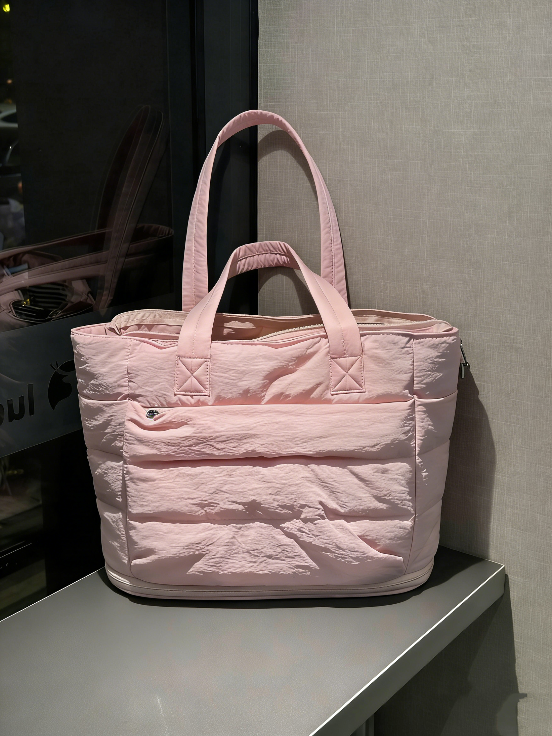 VIVIDO New "Cloud" Tote Bag: A Versatile, Must-Have Shoulder Bag for Commuters and College Students