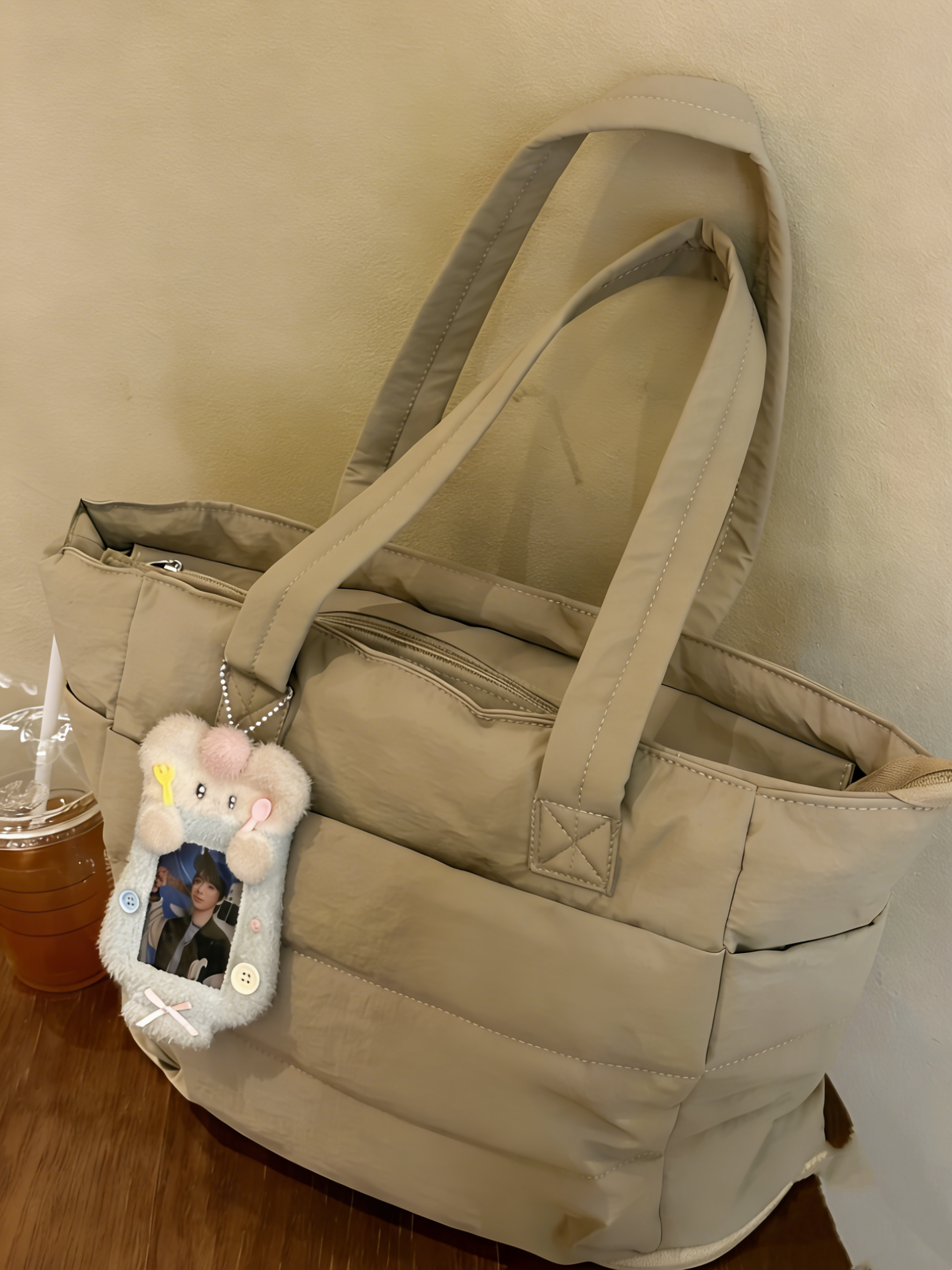 VIVIDO New "Cloud" Tote Bag: A Versatile, Must-Have Shoulder Bag for Commuters and College Students