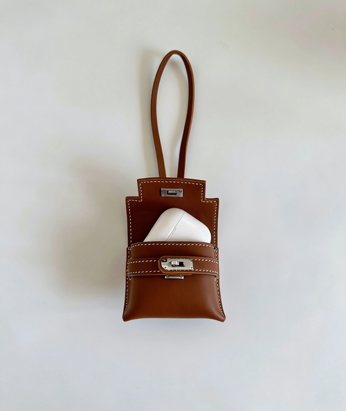 Exquisite "Old Money" Style Headphone Case featuring a Kelly Clasp and Premium Swift Calfskin — A Chic and Playful Bag Charm · Golden Brown