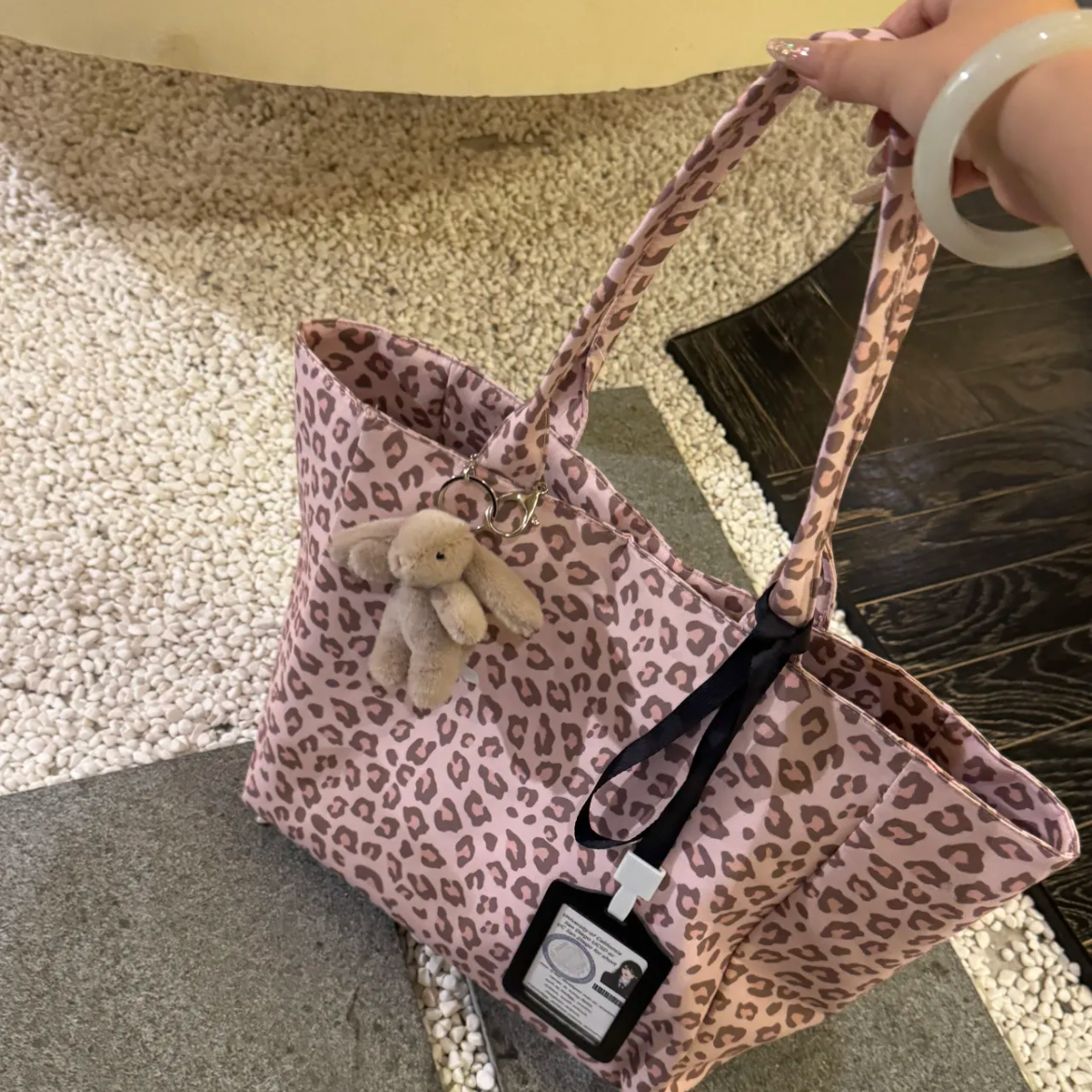VIVIDO Commuter Leopard-Print Tote Bag — Casual, Large-Capacity Fabric Bag