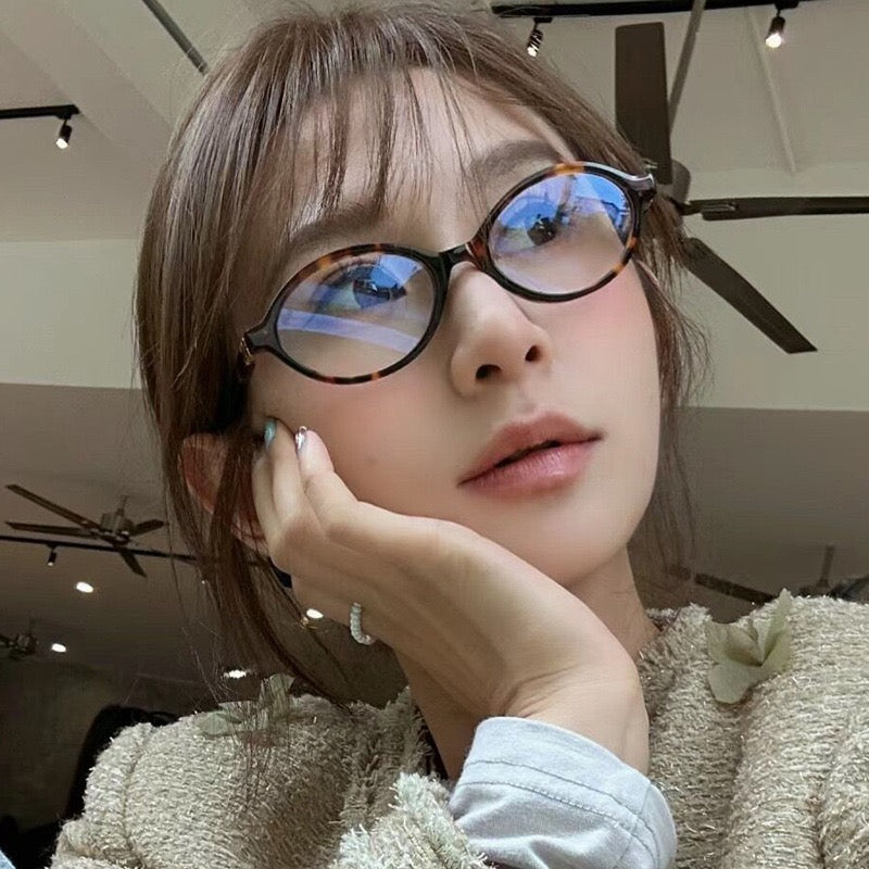 Jang Wonyoung-Inspired Retro "Nerd" Reading Glasses — Premium, Small-Frame Eyewear for Women; Stylish, Blue-Light Blocking Glasses for a Natural, Makeup-Free Look (Non-Prescription)